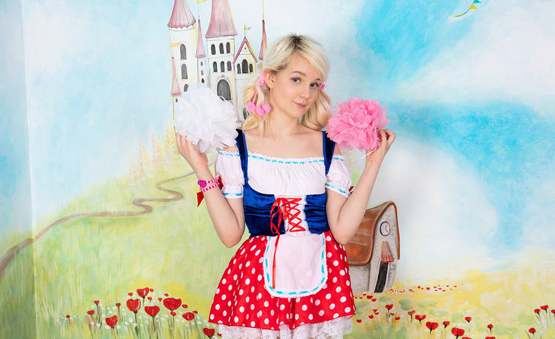 Олеся, 24 года, 0 размер груди